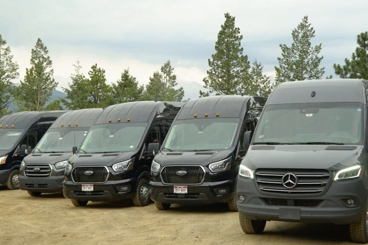 Private Eagle County Regional / Vail Airport Transfer to Aspen - Photo 1 of 11